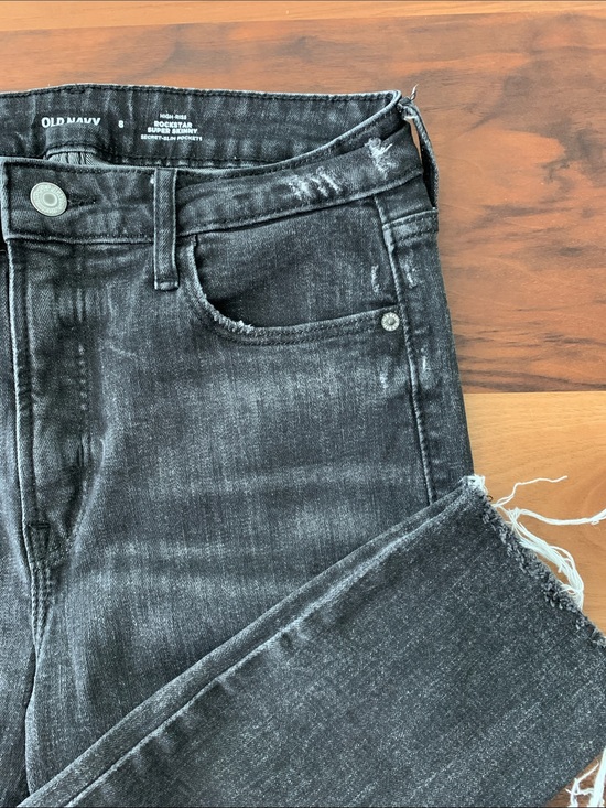 Old Navy Denim - Old Navy Women's Washed Rockstar Super Skinny Black Skinny Jeans with Raw Hem